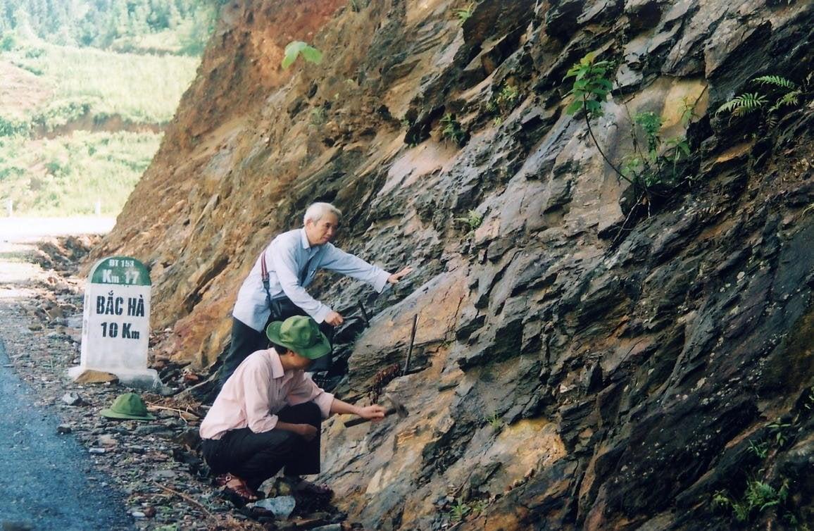Khảo sát địa chất công trình là bước đầu tiên và quan trọng nhất trong phân tích đất đá